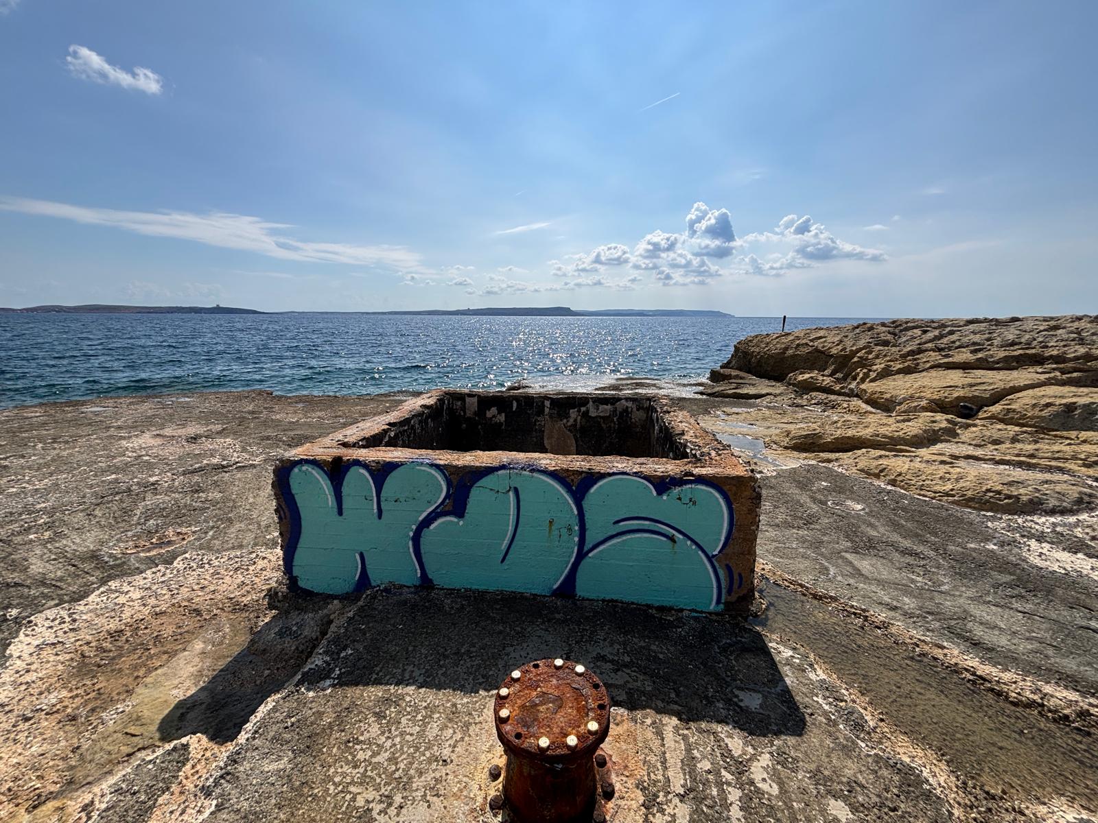 Approach to the alternative Middle Finger entry at Ras il-Ħobż, Gozo